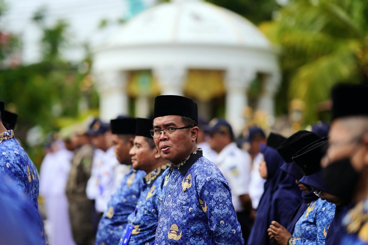 Foto 7 dari 13: Gelar Upacara Peringatan Hari Pahlawan, Pj Wali Kota Harap Jadi Penyemangat Peningkatan Pelayanan Publik Dan Pembangunan