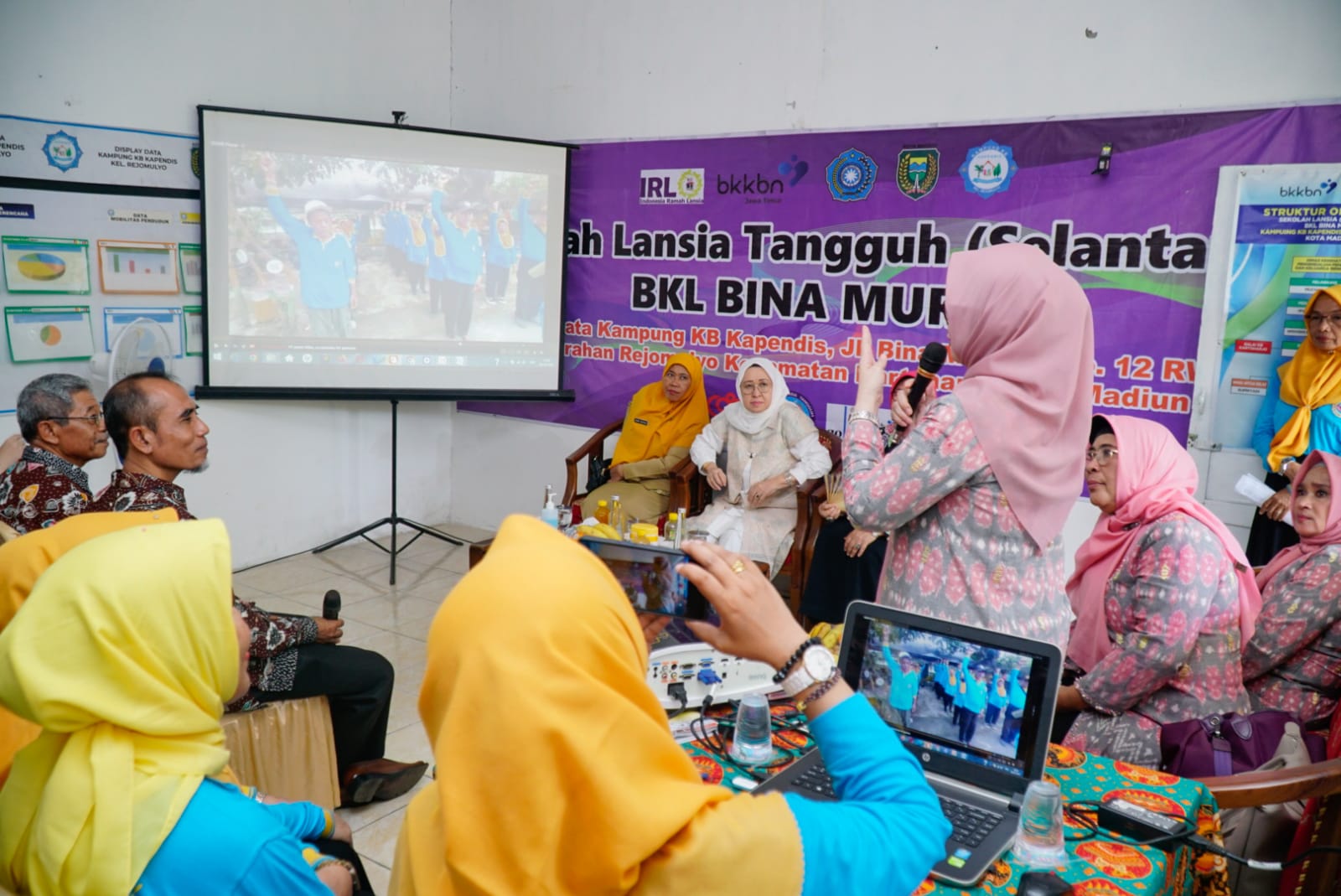 Foto 9 dari 15: Kepincut Sekolah Lansia Tangguh, TP PKK Sumsel Study Banding ke TP PKK Kota Pendekar