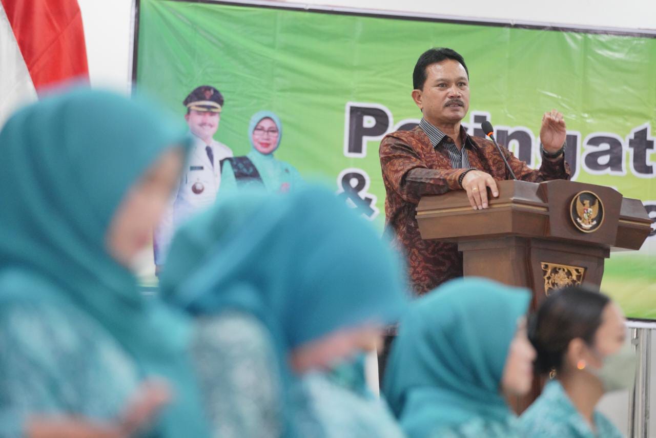 Foto 4 dari 10: Peringatan HKG ke-51, PKK Kota Madiun Raih Penghargaan Penyusunan Program Terbaik Tingkat Jawa Timur