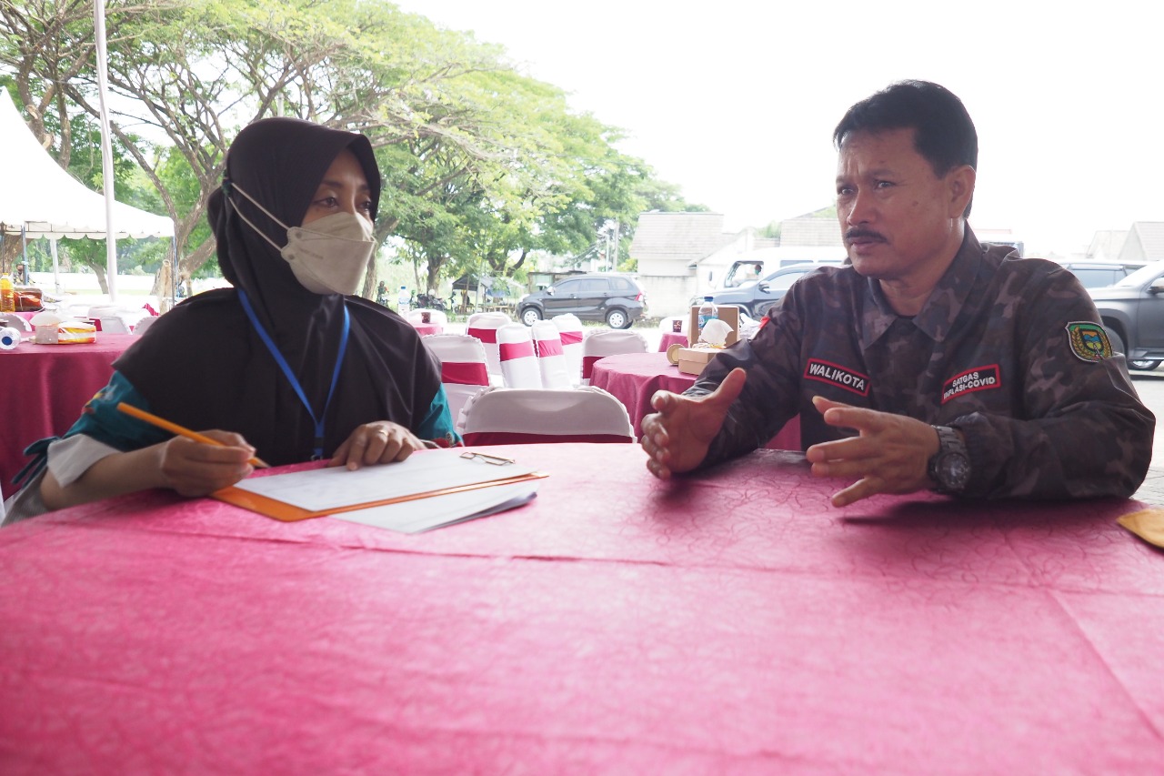 Foto utama berita: Turut Jadi Responden Regsosek, Wali Kota Imbau Warga Jawab Jujur
