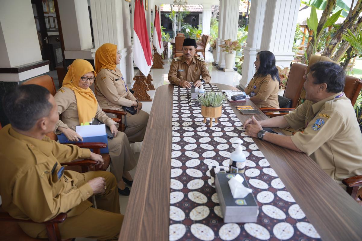 Wali Kota Layani Tiga Audiensi Sekaligus di Balai Kota, Tetap Semangat Meski Berpuasa
