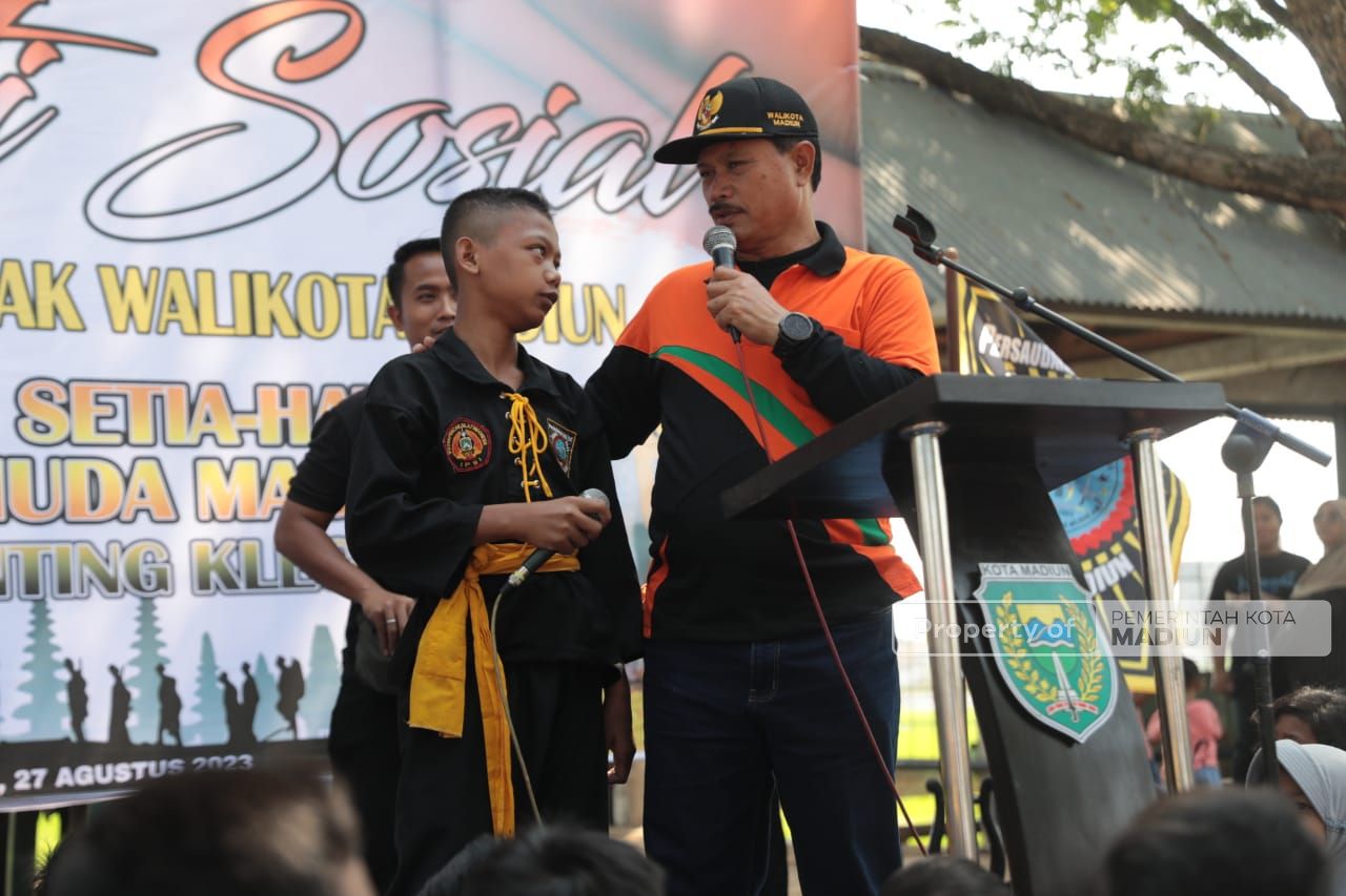 Foto 4 dari 14: PSHWTM Peringati HUT Kemerdekaan dengan Berbagi, Wali Kota Apresiasi