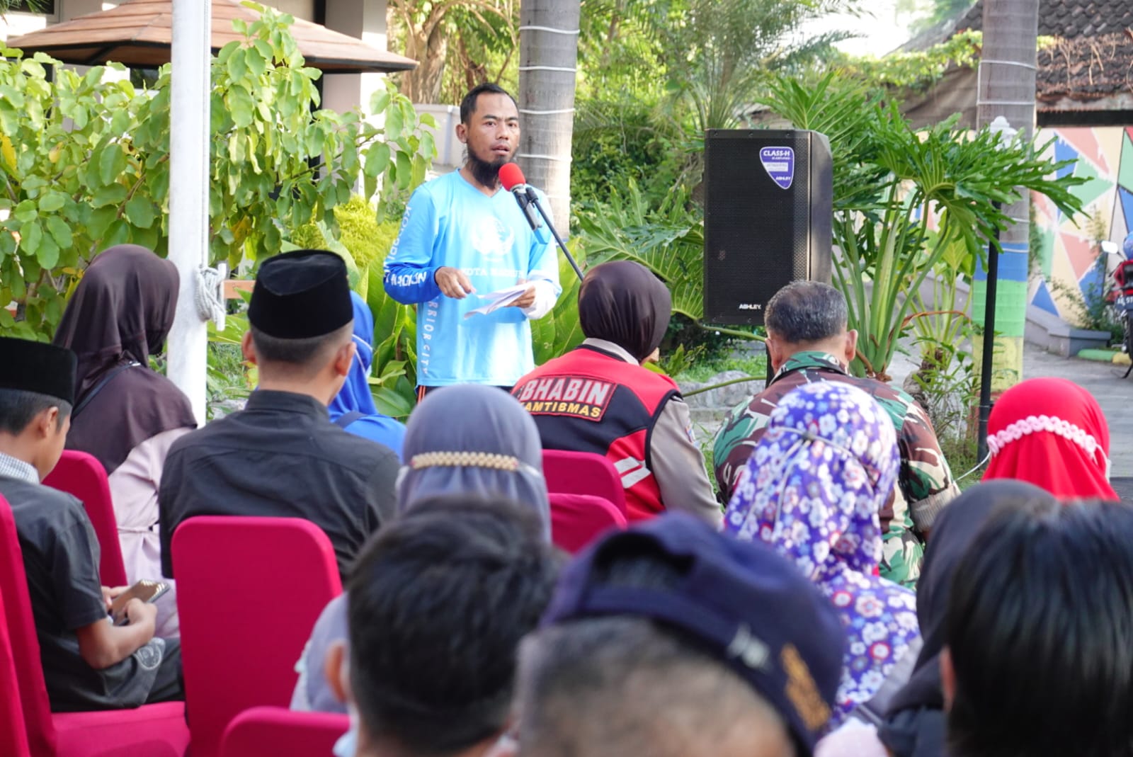 Foto 9 dari 11: Hadiri Kegiatan Bersama Masyarakat, Wali Kota Datangkan Warung Tekan Inflasi