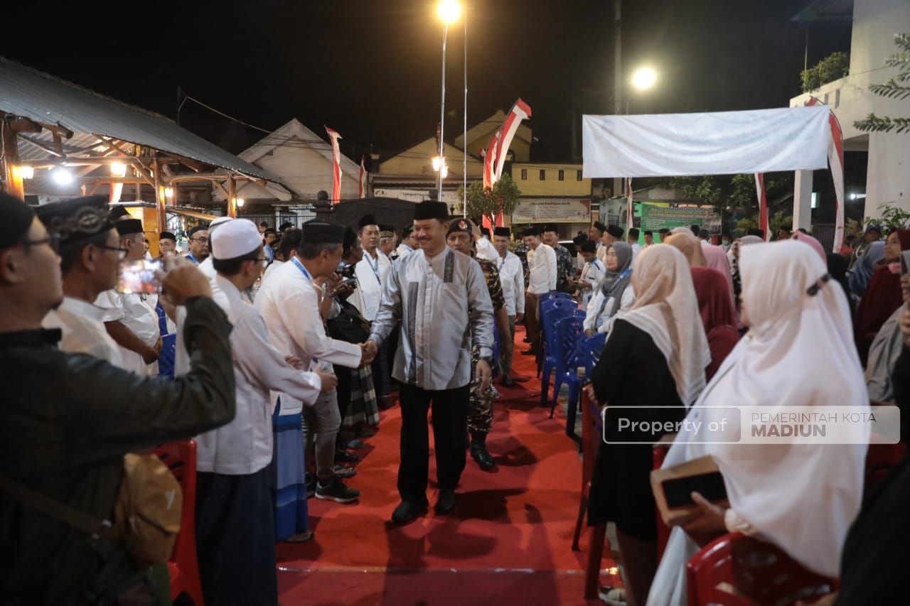 Foto 13 dari 13: Resmikan Masjid Abu Bakar, Wali Kota Harap Bawa Keberkahan Bagi Sekitar