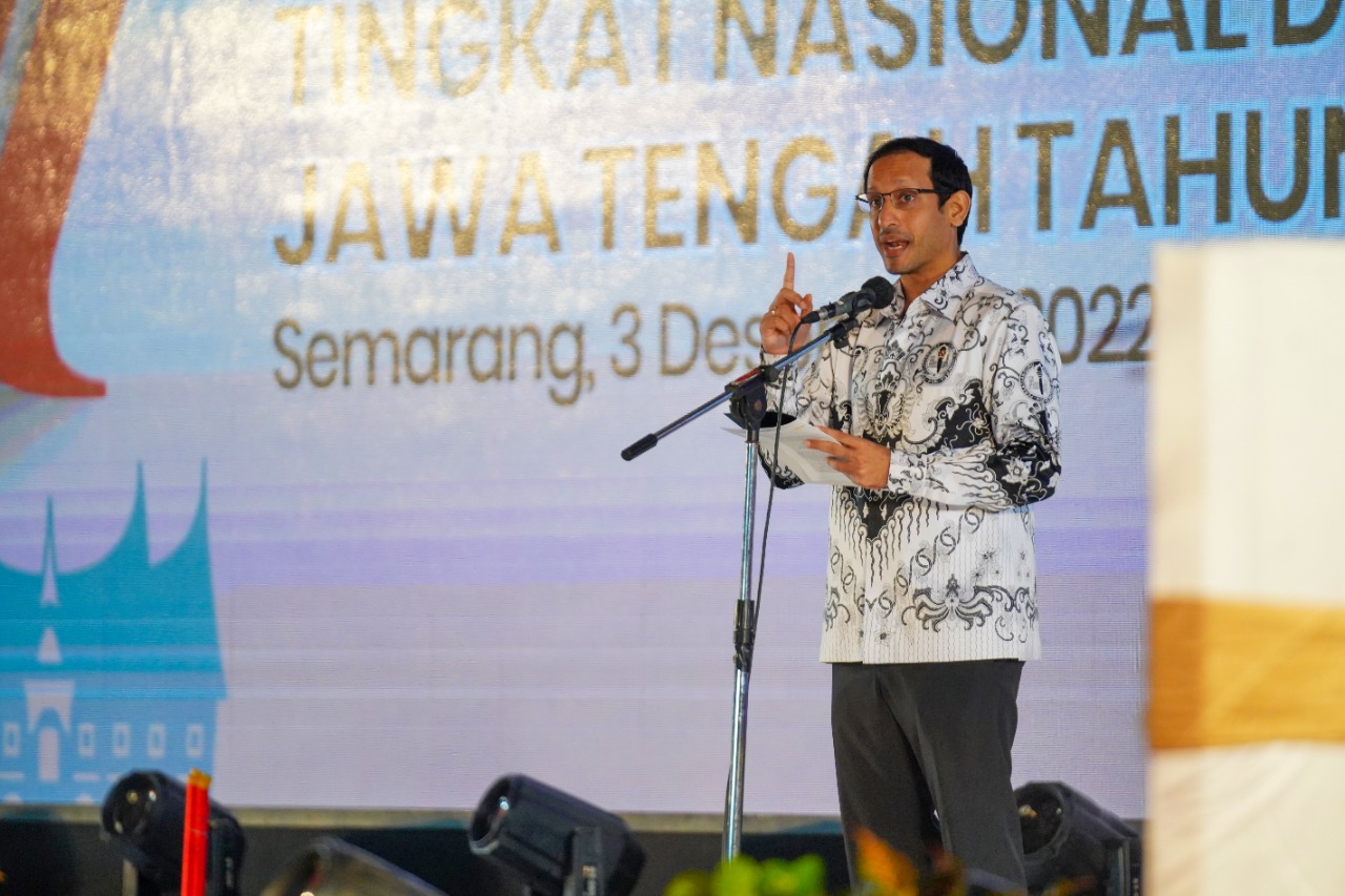 Foto 1 dari 10: Komitmen Tingkatkan Pendidikan, Wali Kota Maidi Diganjar Anugerah Dwija Praja Nugraha