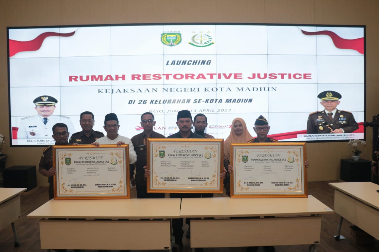 Foto 4 dari 12: Launching Rumah Restorative Justice di 26 Kelurahan, Wali Kota Sampaikan Apresiasi Kepada Kejaksaan