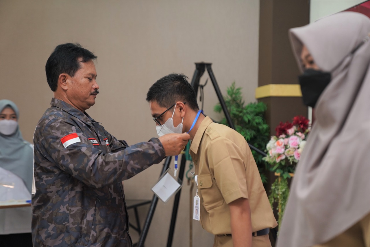 Foto 6 dari 10: Buka Pelatihan Juru Timbang dan Reparatir, Wali Kota Harap Petugas Kerja Ikhlas dan Cerdas