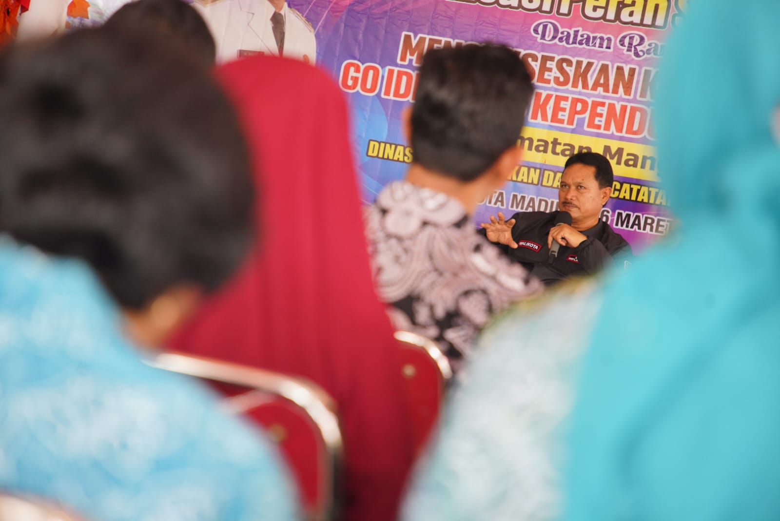 Foto 3 dari 8: Wali Kota Ajak Masyarakat Dukung Digitalisasi Data Kependudukan