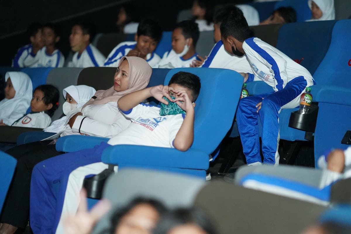 Foto 4 dari 9: Tumbuhkan Karakter Optimis dan Saling Menghargai Antar Sesama, SDN Endrakila Ajak Siswa Nobar Film di Bioskop