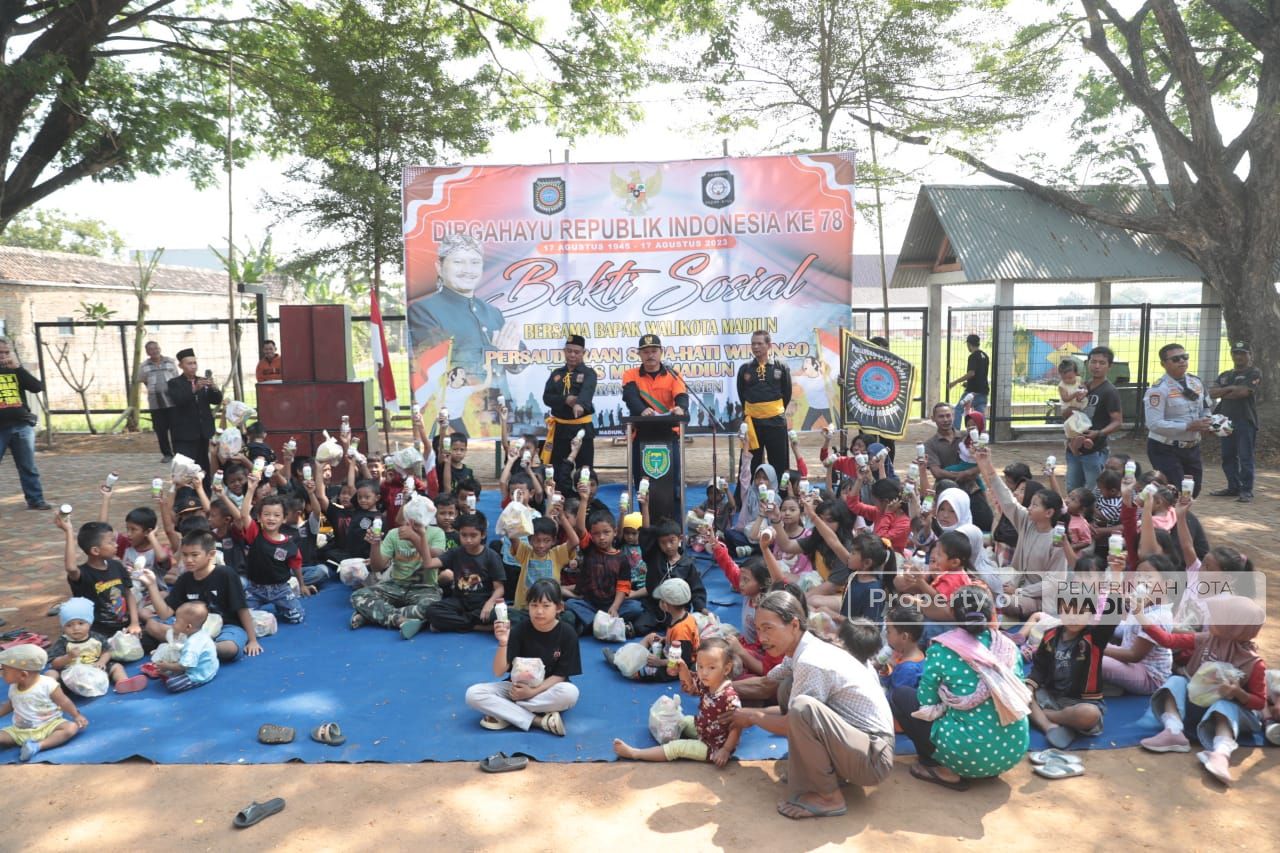 Foto 8 dari 14: PSHWTM Peringati HUT Kemerdekaan dengan Berbagi, Wali Kota Apresiasi