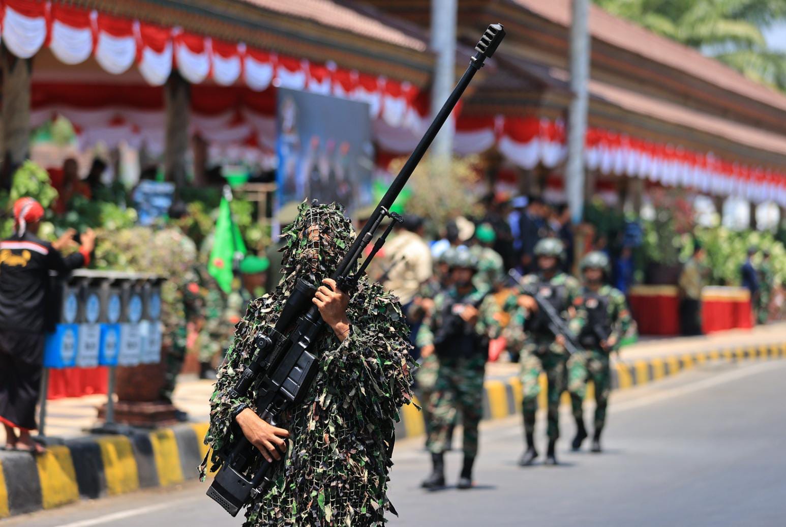 Foto 5 dari 9: Gagahnya Defile Personil dan Alutsista HUT ke-78 TNI