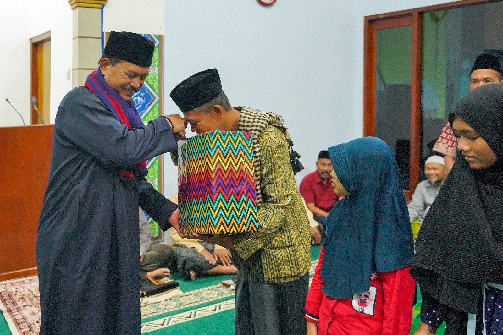 Foto 6 dari 10: Safari Ramadan Salat Tarawih di Masjid Baitul Jannah, Wali Kota Juga Sampaikan Pembangunan Kepada Jamaah