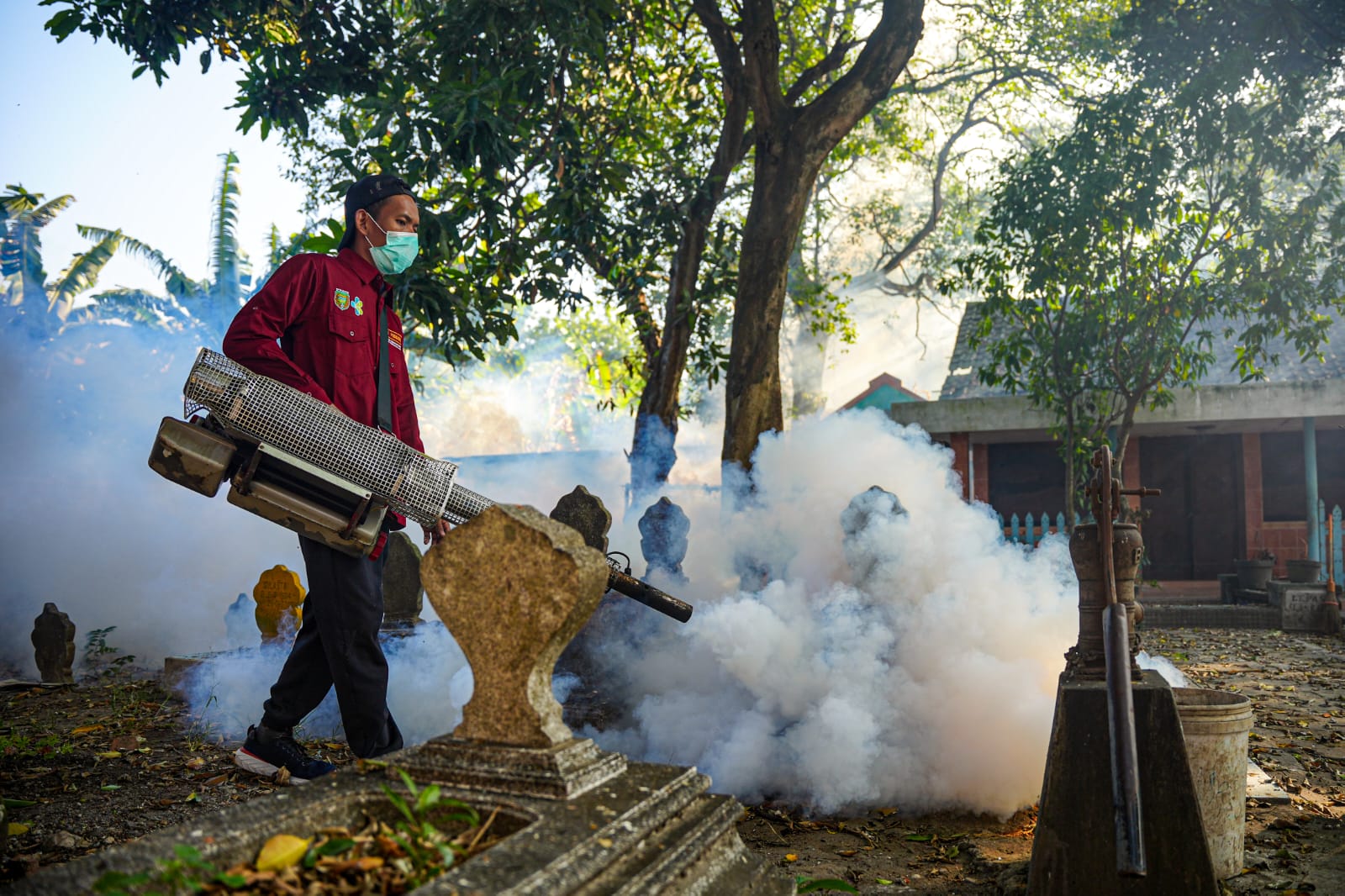 Foto 9 dari 9: Ada 114 Kasus Demam Berdarah Januari-Juli, Petugas Sudah Lakukan Fogging di 42 Lokasi