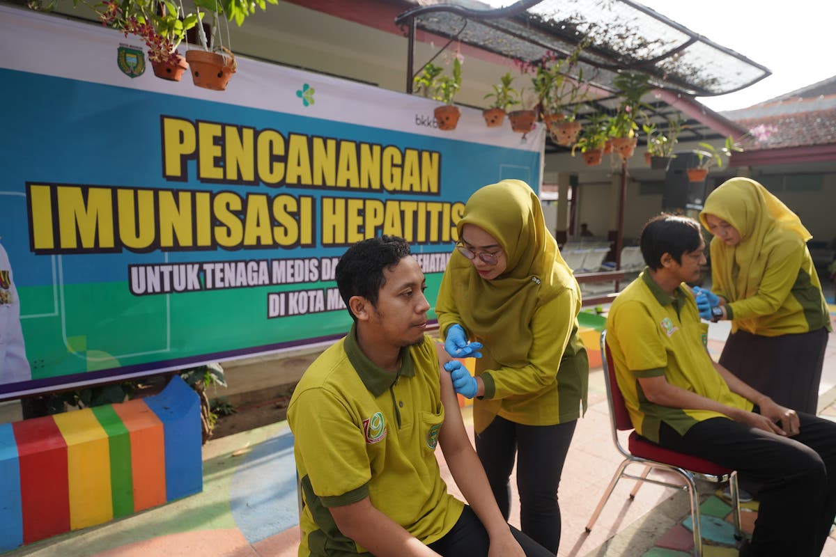 Foto 3 dari 5: Nakes dan Tenaga Medis dapat Imunisasi Hepatitis B Gratis