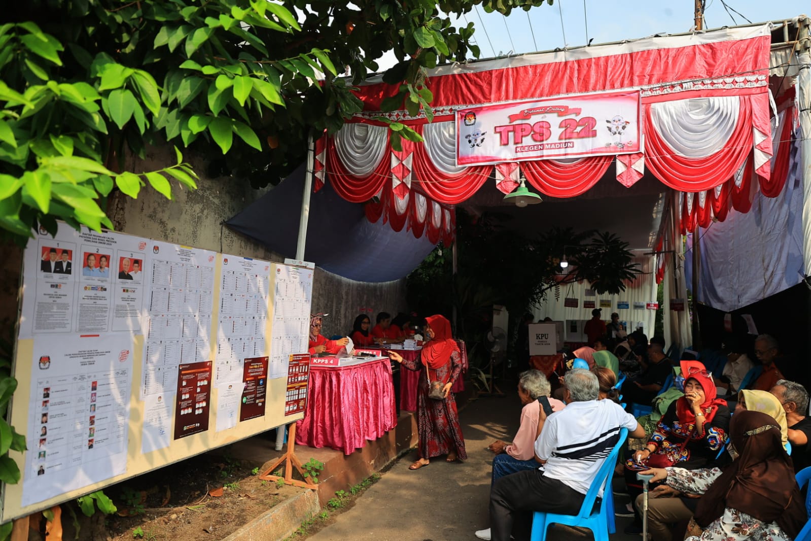 Foto 5 dari 9: Hadirkan Nuansa Merah Muda, Tingkatkan Partisipasi Pemilik Suara