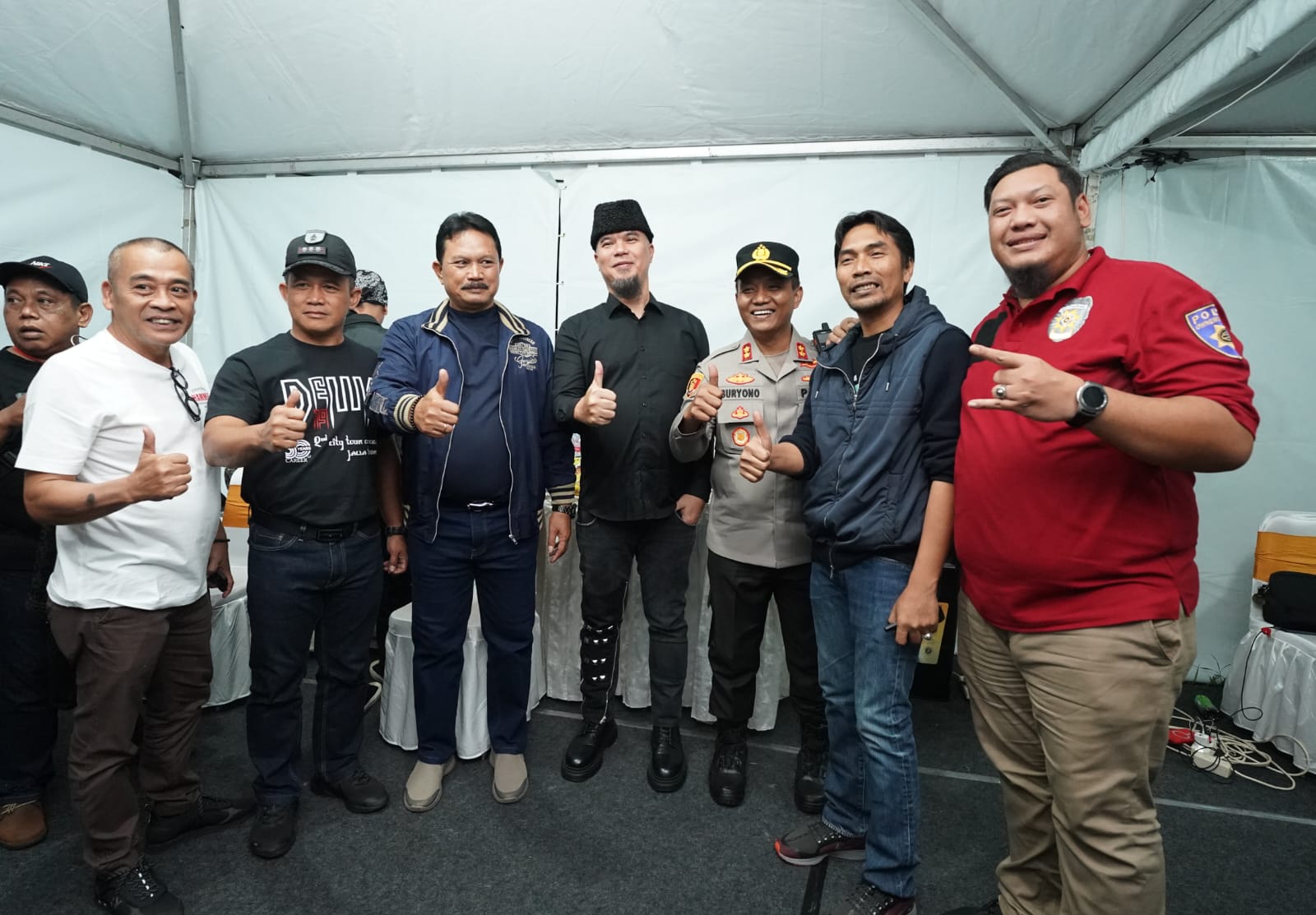 Foto 6 dari 10: Konser Dewa 19 Berlangsung Sukses, Wali Kota Apresiasi Semua Pihak Tak Terkecuali Baladewa