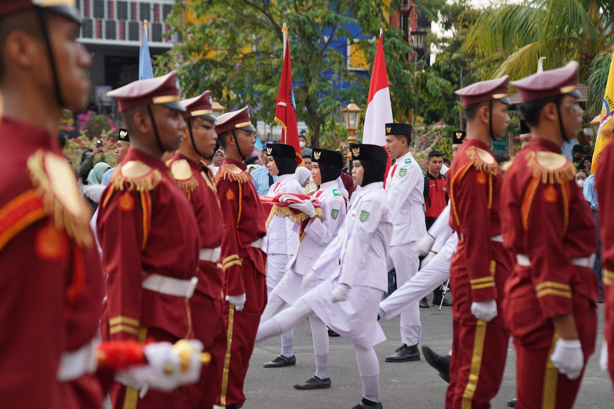 Foto 2 dari 9: Parade Senja 2023 Berakhir, SMPN 12 Terbaik Kategori Drumband-SMKN 2 Terbaik Kategori PBB Kreasi