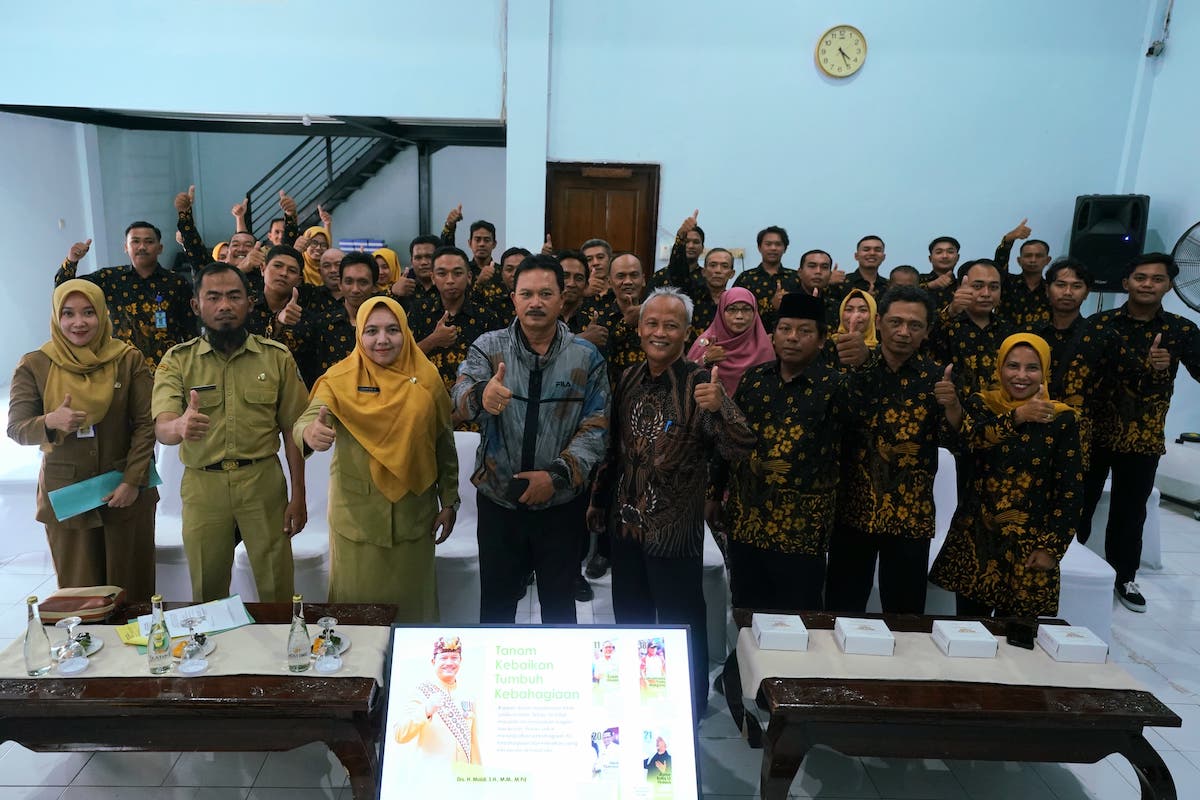 Foto 3 dari 9: Gelar FGD dan Pembinaan Karyawan/Karyawati Perumda Aneka Usaha, Wali Kota Pesan Optimal dalam Bekerja