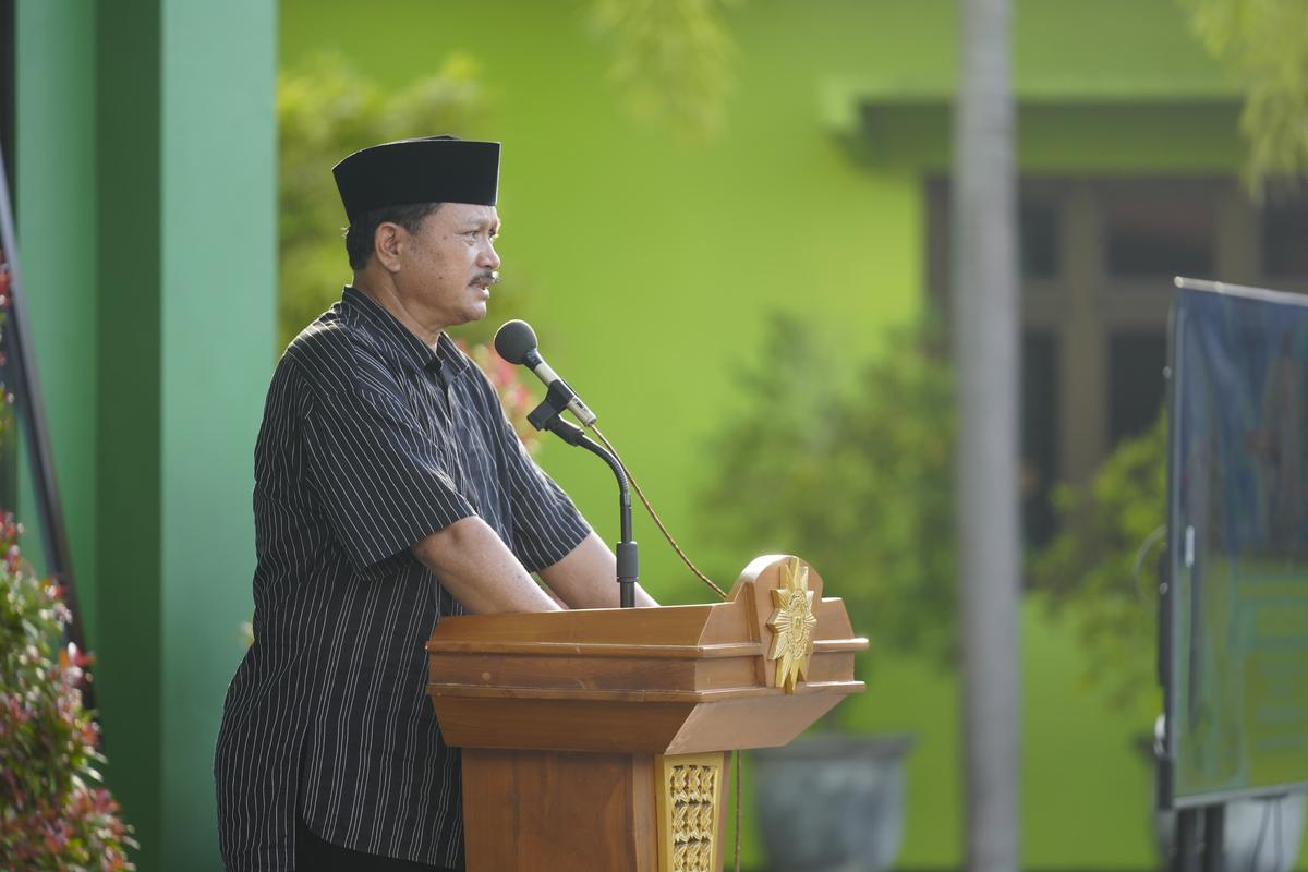 Foto 3 dari 8: Hadiri Pengajian Ahad Rutin, Wali Kota Ajak Jamaah Do'akan Kesejahteraan Kota