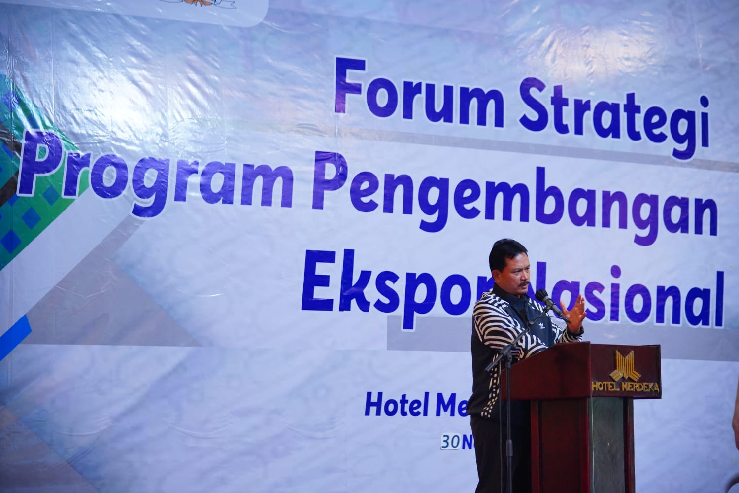 Foto 2 dari 10: Hadiri Workshop Peningkatan Daya Saing Produk Ekspor Berbasis Desain, Wali Kota Ingin Pelaku UMKM Kota Naik Kelas
