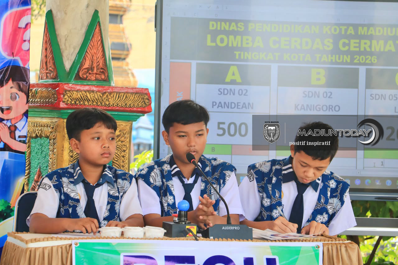 Foto 8 dari 10: Adu Cepat Tepat di Final LCC, Asah Pengetahuan dan Kepercayaan Diri Siswa
