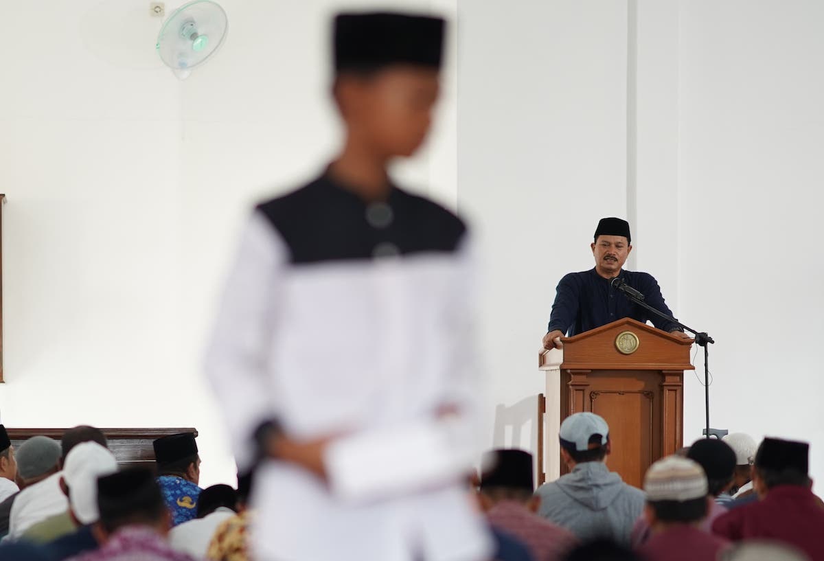 Foto 1 dari 9: Safari Salat Jumat di Wilayah Taman, Wali Kota Maidi Sekaligus Resmikan Masjid Khadija Al Zarouni