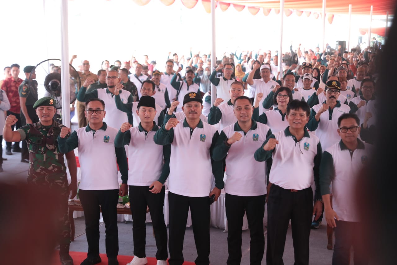 Foto 6 dari 11: Tanam 10 Ribu Pohon Hingga Panen Tanaman Hortikultura Jadi Bagian Peringatan Puncak Hari Lingkungan Hidup Sedunia