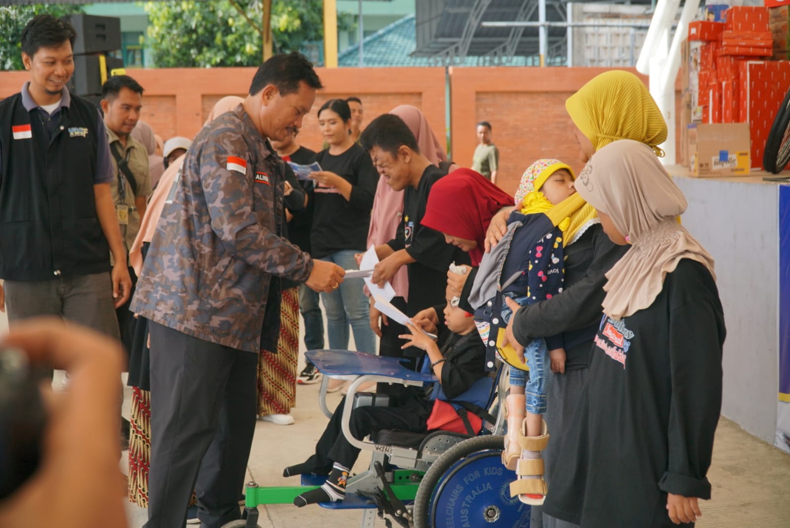 Foto 5 dari 10: Hadiri Peringatan Hari Disabilitas Internasional, Wali Kota Apresiasi Kepedulian Yayasan Mutiara Hati Spesial