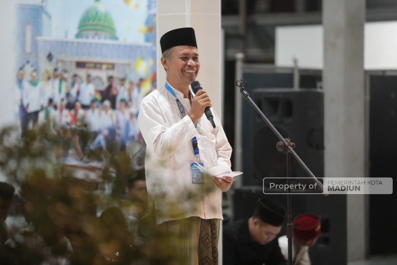 Foto 8 dari 13: Resmikan Masjid Abu Bakar, Wali Kota Harap Bawa Keberkahan Bagi Sekitar