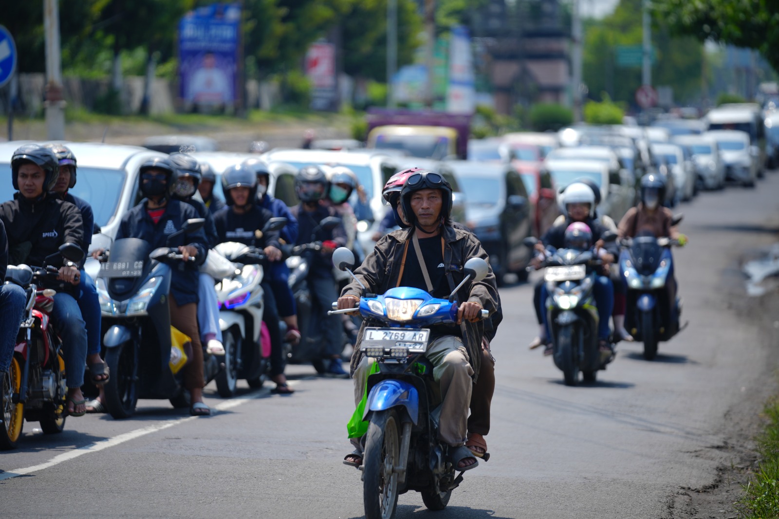 Foto 3 dari 5: Arus Balik Lebaran, Kepadatan Terpantau di Sejumlah Ruas Jalan