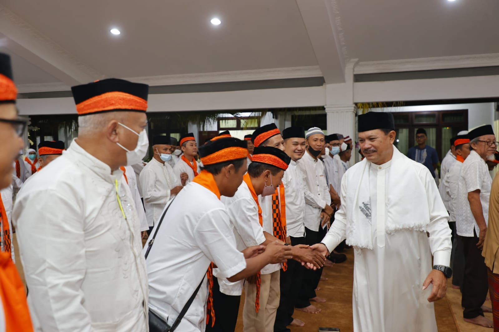 Foto 6 dari 10: Jelang Keberangkatan Haji, Wali Kota Gelar Doa Bersama