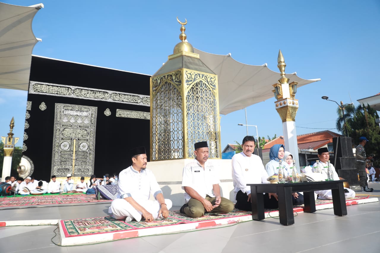 Foto 6 dari 14: Hadiri Peringatan Isra Mi’raj SMPN 7 dan 14 di PRC, Wali Kota Harap Jadi Momentum Mempertebal Keimanan