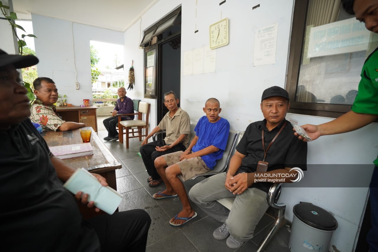 Foto 4 dari 6: Dinsos PPPA Bantu Proses Reunifikasi Pasien Gangguan Jiwa Asal Demak