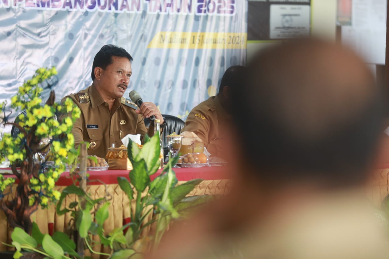 Foto 12 dari 15: Hadiri Musrenbang Taman Dan Manisrejo, Wali Kota Sampaikan Rencana Pembangunan Tahun Ini
