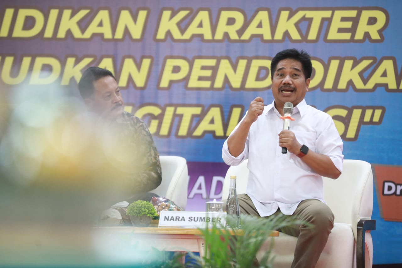 Foto 2 dari 12: Gelar Dialog Kebijakan Pendidikan, Wali Kota Dr.Maidi Harap Seluruh Stakeholder Saling Berkolaborasi