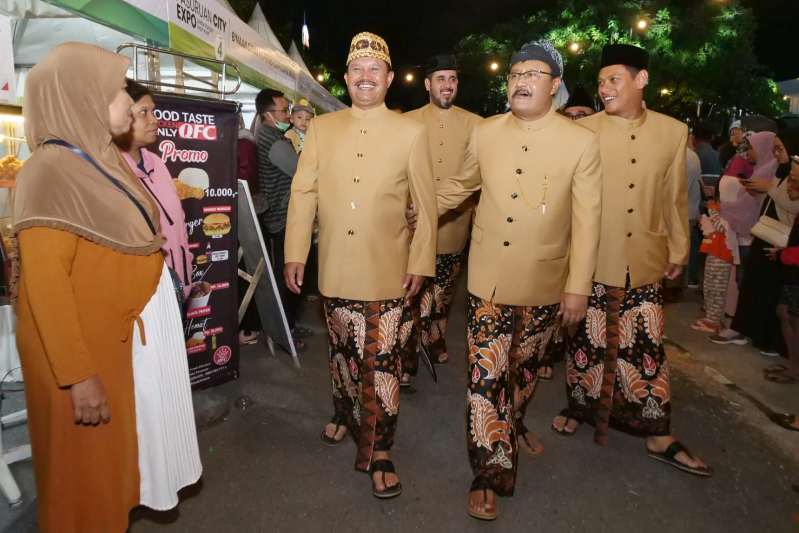 Foto 5 dari 7: Ikuti Pembukaan Pasuruan Expo Rakerkomwil IV ke-18 Apeksi, Wali Kota Manfaatkan untuk Promosi