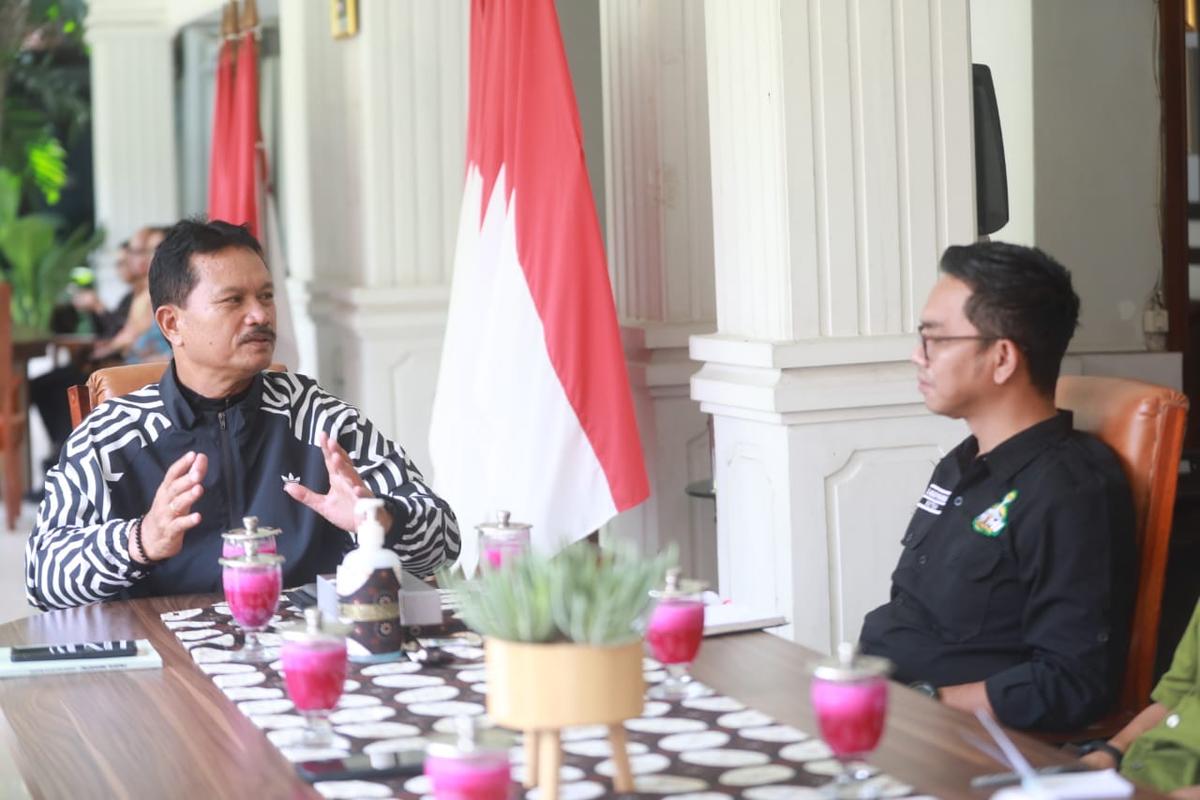 Foto 4 dari 14: Layani Lima Audiensi, Wali Kota Bahas Investasi Hingga Kerja Sama Pembangunan Di Kota Madiun