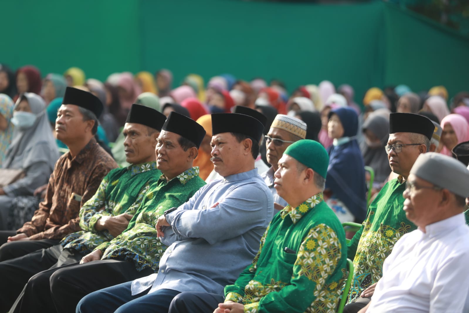 Foto 5 dari 14: Hadiri Pengajian Rutin Di Islamic Center, Wali Kota Ajak Jamaah Doakan Kota Madiun