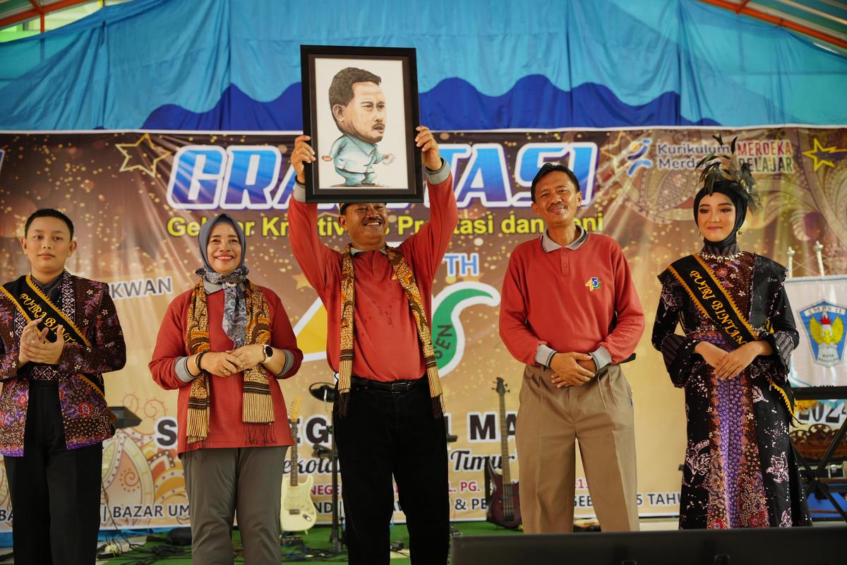 Foto utama berita: Hadiri Peringatan HUT SMPN 11, Wali Kota Harap Makin Berprestasi