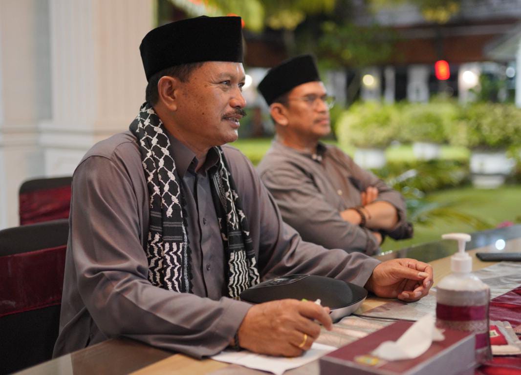 Foto 1 dari 2: Peningkatan Kapasitas Pegawai DLH, Wali Kota: DLH Garda Terdepan Urusan Kebersihan dan Penyehatan Lingkungan