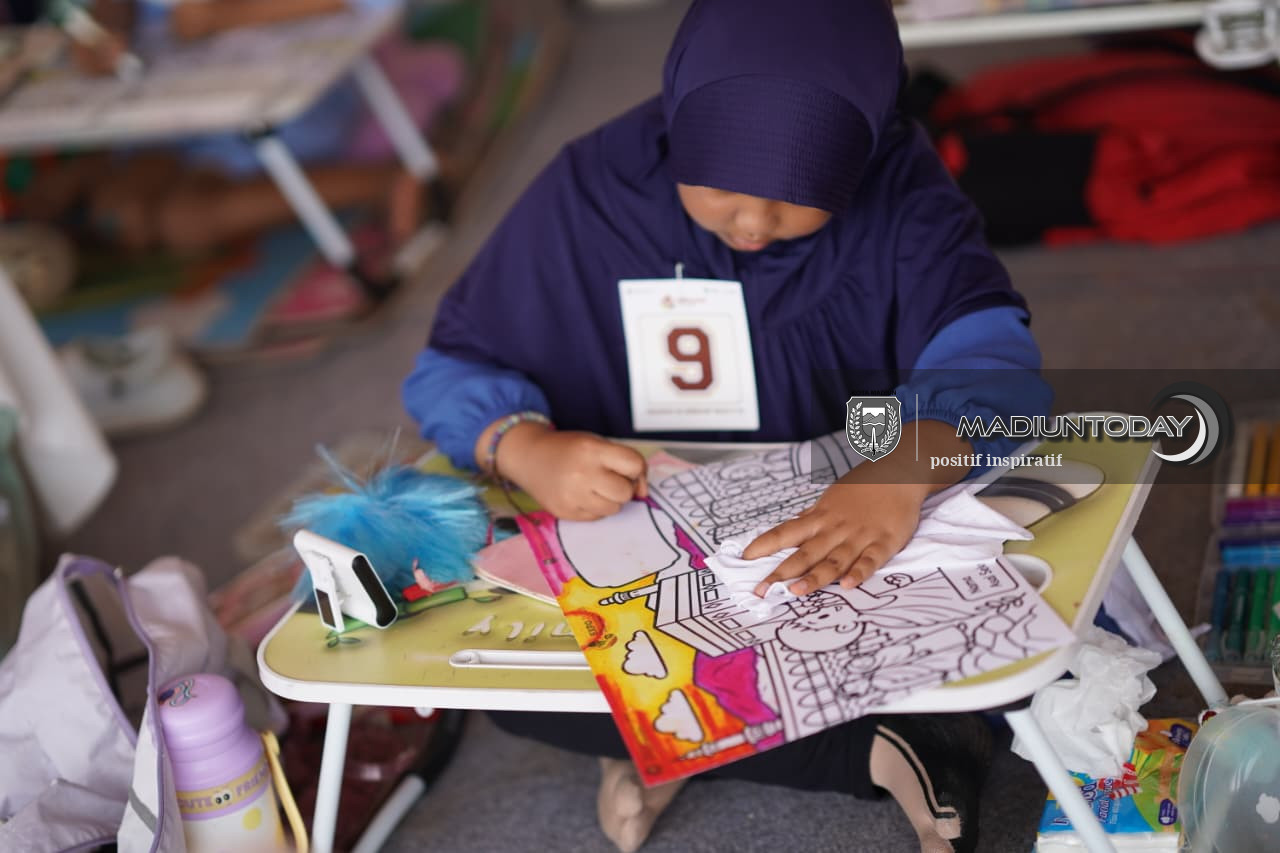 Foto 22 dari 35: Lomba Mewarnai Lengkapi Gelaran EXPO UMKM dan Ekosistem Haji-Umrah, Diikuti Ratusan Peserta