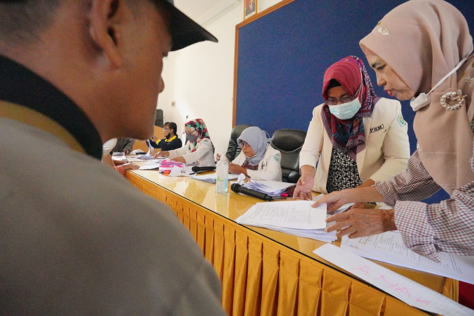 Foto 2 dari 7: Penyerahan Bantuan Kemensos Berlanjut, Hari Ini 345 PPKS Terima Bantuan Sembako