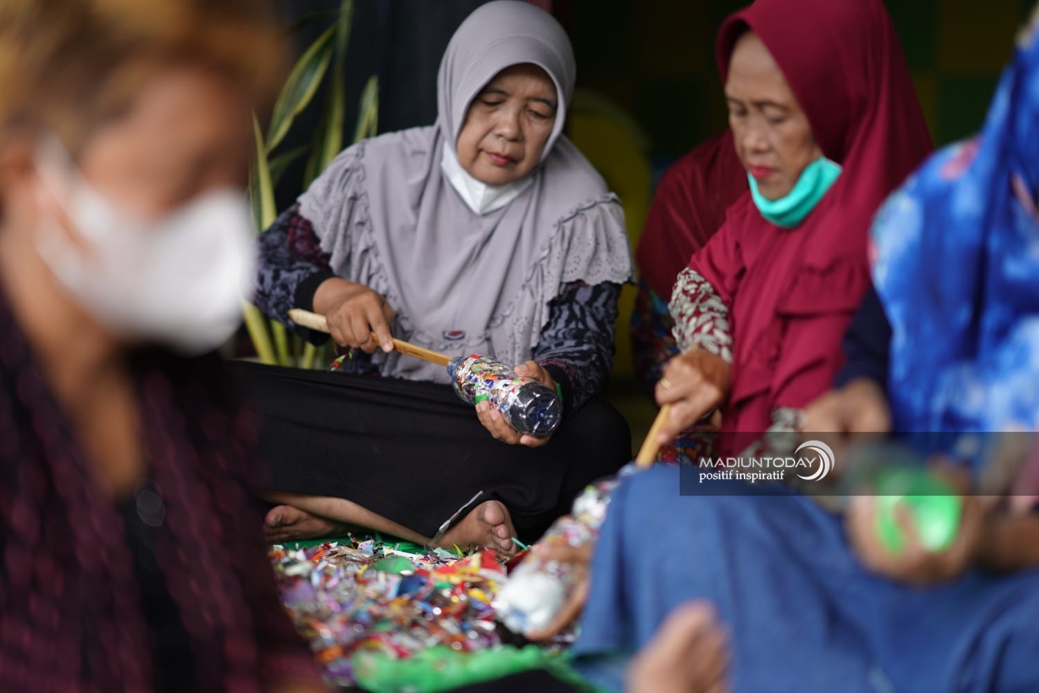 Foto 9 dari 9: Kreatif, Warga Nambangan Lor Kelola Sampah Plastik Melalui Ecobrick