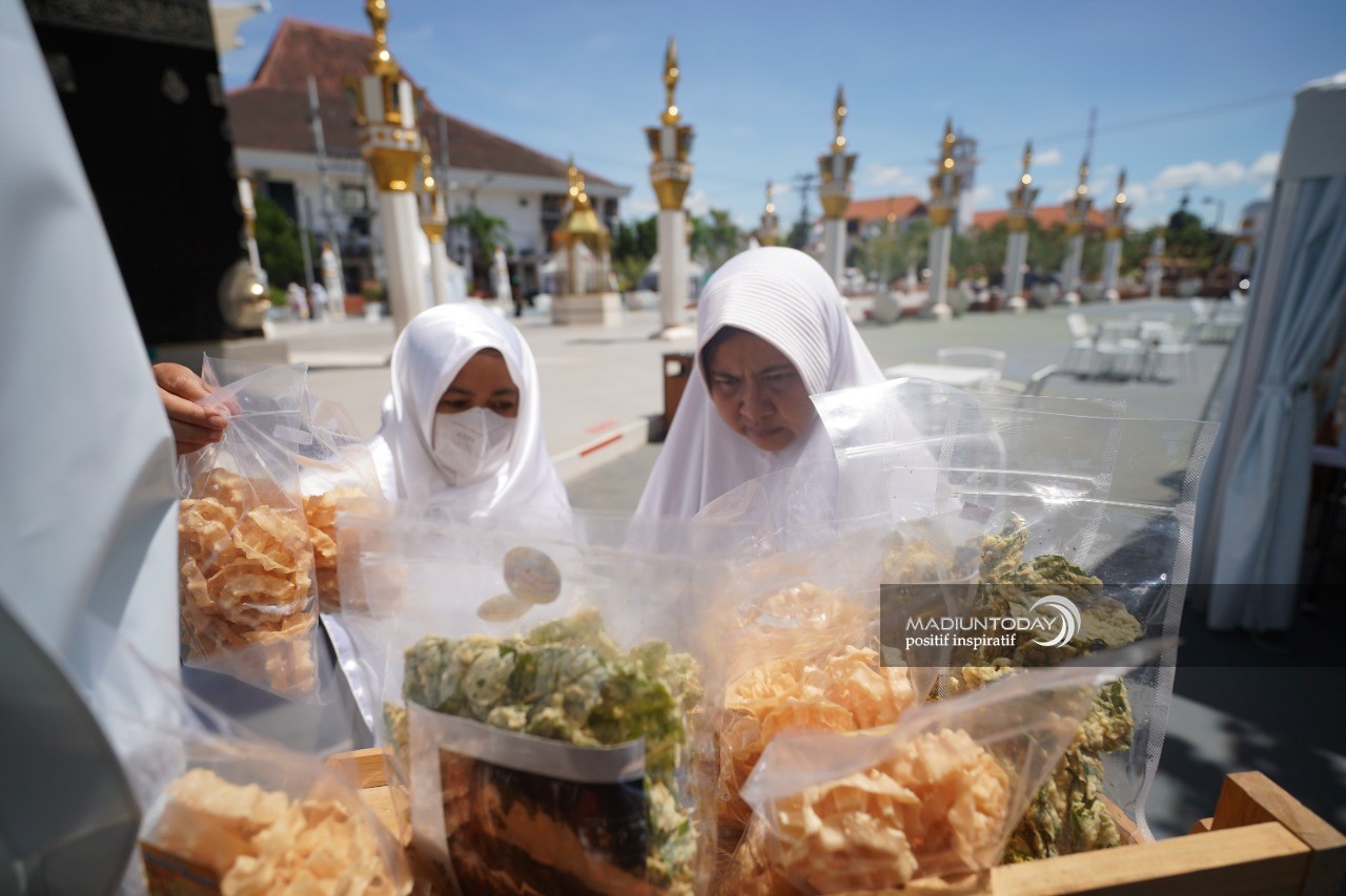 Foto utama berita: Intip Bazar UMKM di Kawasan PRC, Ada Kuliner Hingga Craft