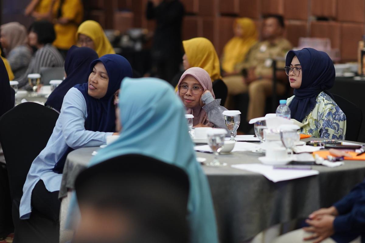 Foto 7 dari 9: Gelar Sosialisasi Implementasi Perizinan Berusaha, Wali Kota Pesan Pengusaha Harus Paham Hak dan Tanggung Jawab