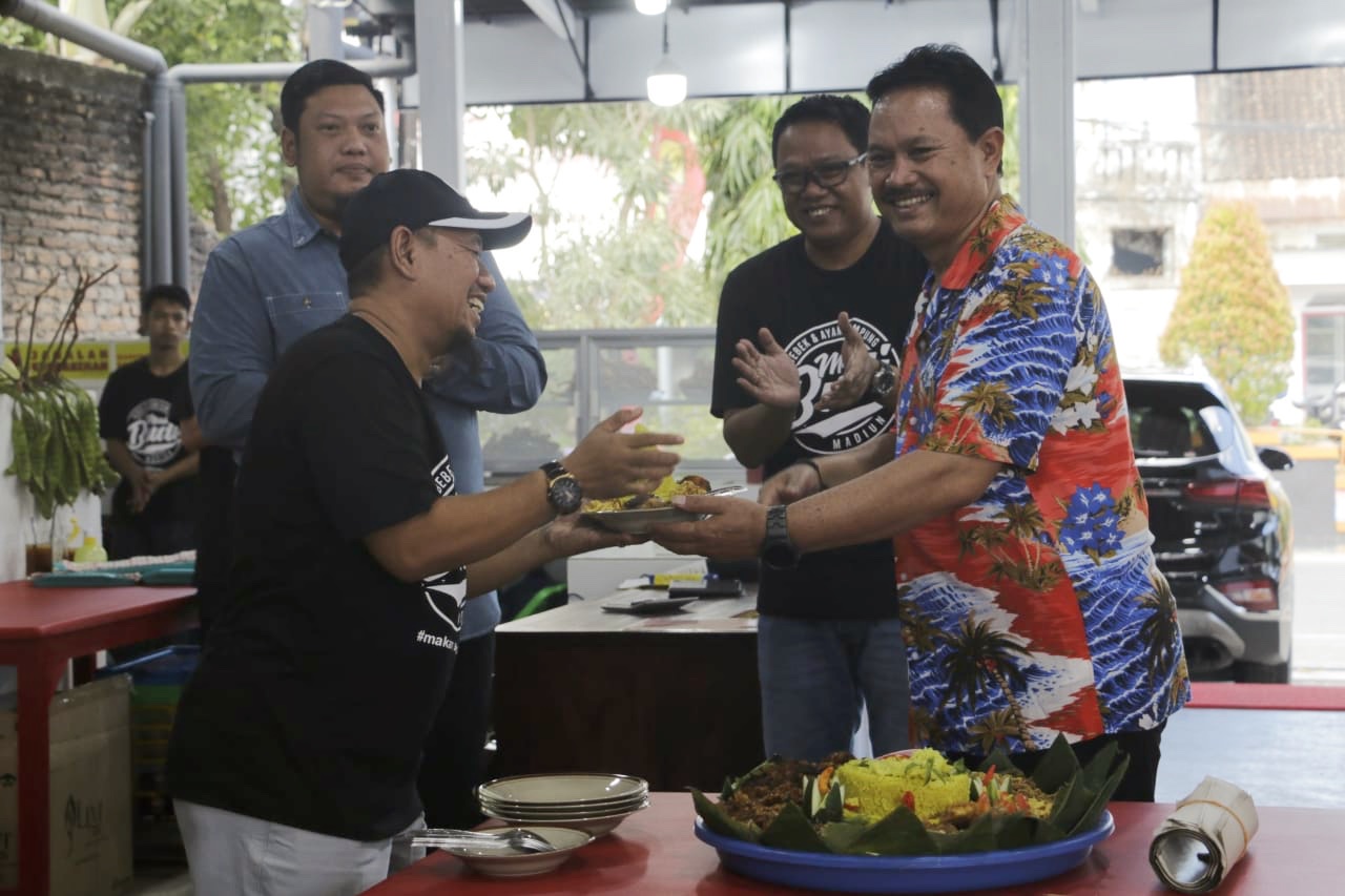 Foto utama berita: Hadiri Pembukaan Cabang Rumah Makan Baru, Wali Kota : Ini Melengkapi Kuliner Di Kota Pendekar