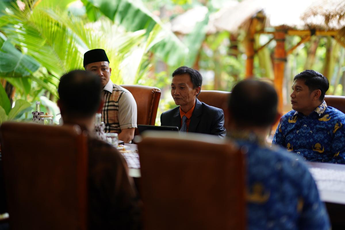 Foto 9 dari 9: Program SJUT Pemkot Madiun-PT FTN Masuk Proker 100 Hari Kementerian Komdigi, Pusat Intens Berikan Pendampingan dan Konsultasi