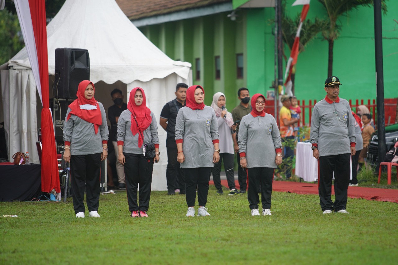 Foto 4 dari 10: Ikuti Senam Lansia di Rejomulyo, Wali Kota: Anggaran untuk Lansia Kita Tambah