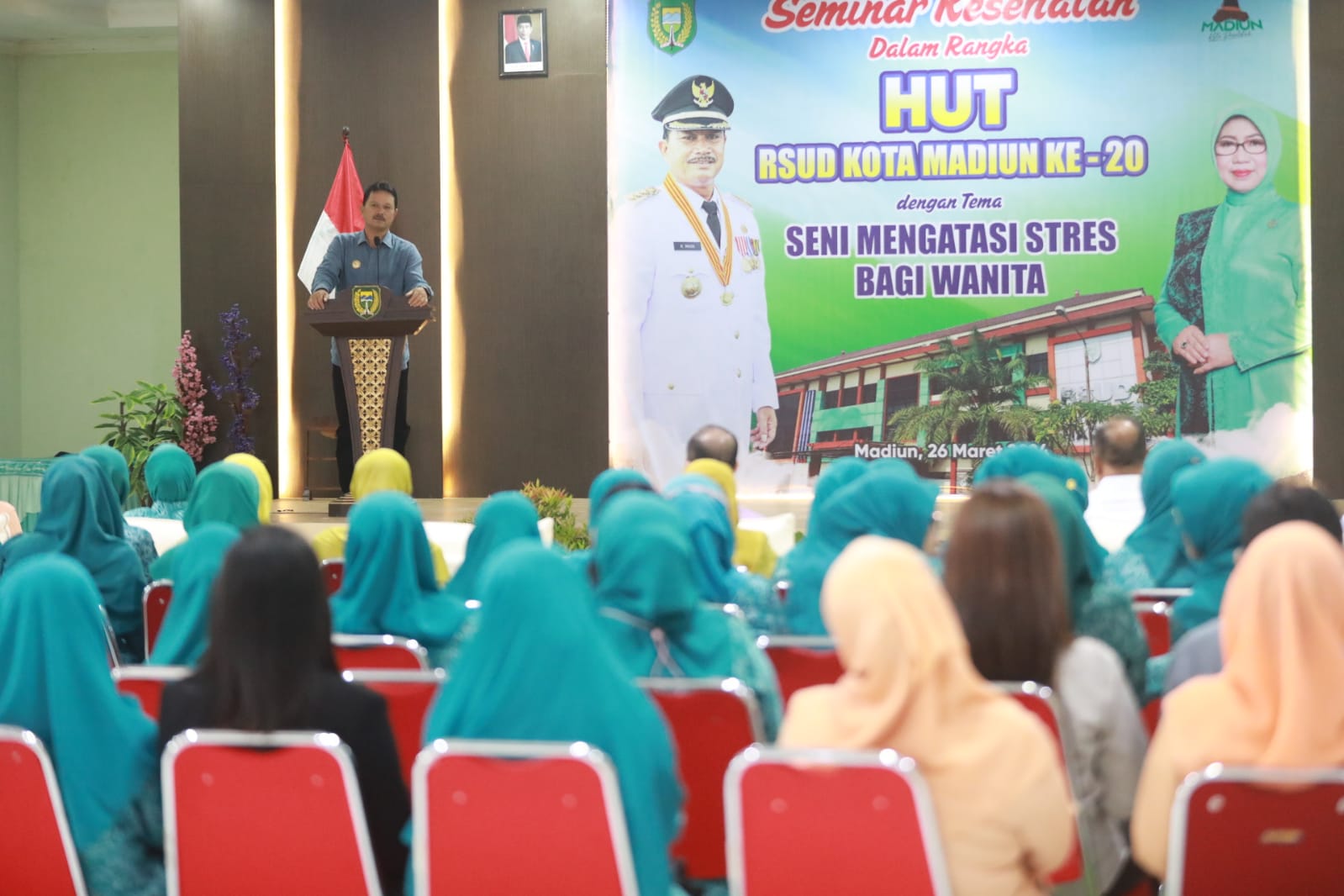 Foto 5 dari 9: Buka Seminar Peringatan HUT ke-20 RSUD Kota Madiun, Wali Kota Harap Pelayanan Semakin Ditingkatkan
