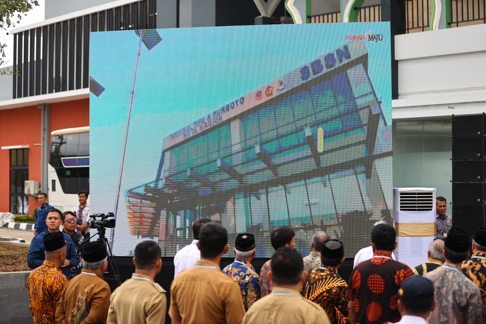 Foto 6 dari 6: Resmikan 4 Terminal Bus di Jatim dan Jateng, Presiden Soroti Kemacetan